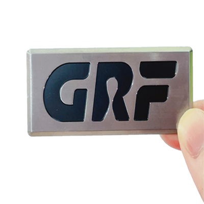 Logo di fascia alta Produzione professionale di segni metallici personalizzati