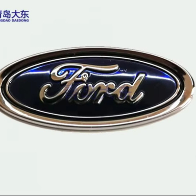 Logo auto in metallo personalizzato ideale per la vostra strategia di branding