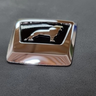 Logo personalizzato Logo auto in metallo accettato L'aggiunta perfetta alla tua strategia di branding